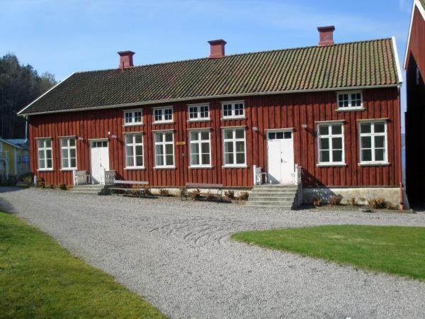 Gustafsbergs Badhotell & Hostel *